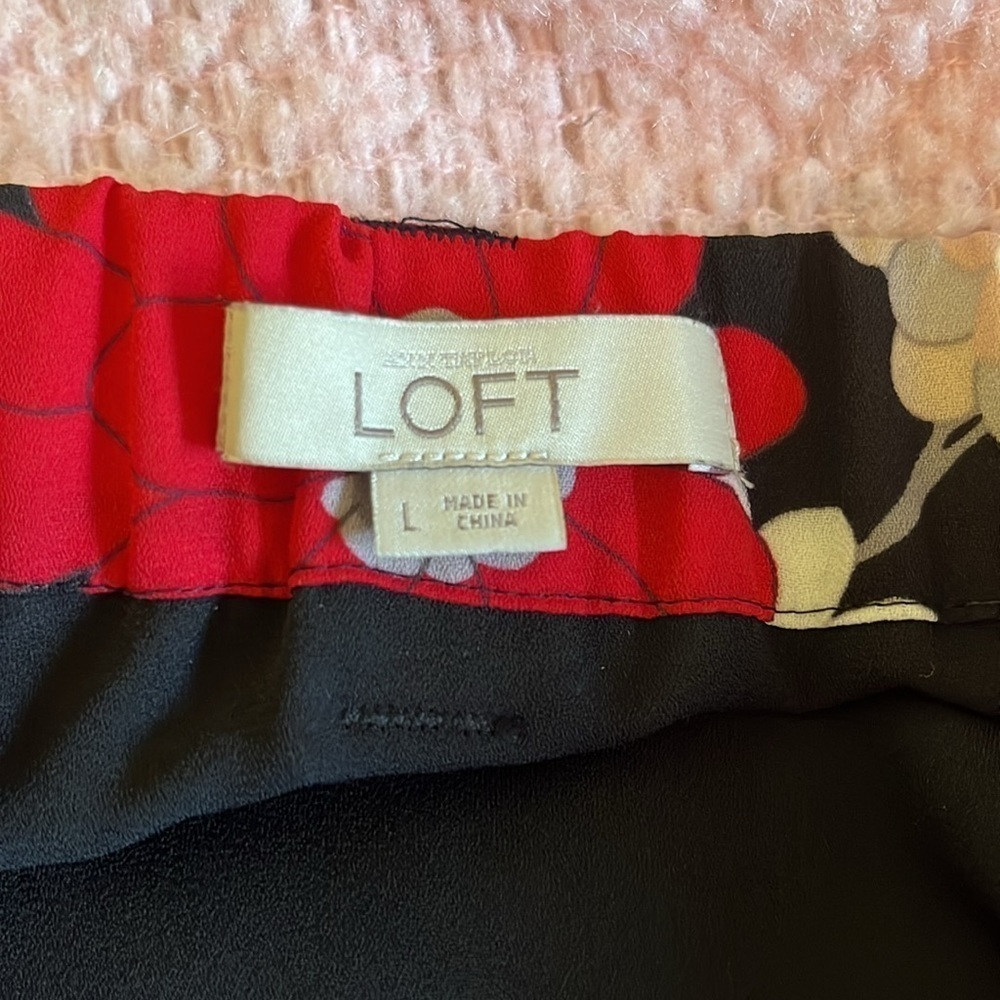 Loft black with floral pattern skirt. Size Large - Picture 7 of 10